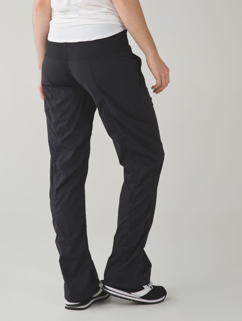 Lululemon | Studio Pant III (Tall) Size 4 - Picture 3 of 9